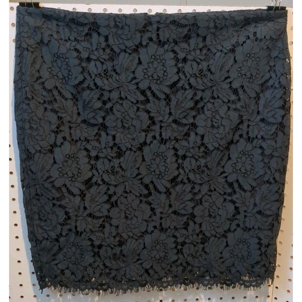 Banana Republic Skirt Size 12P Black Lace